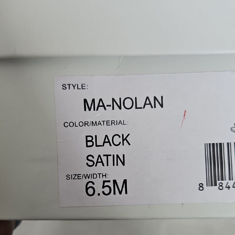 BCBGMAXAZRIA Women's Black Heels - Picture 11 of 16